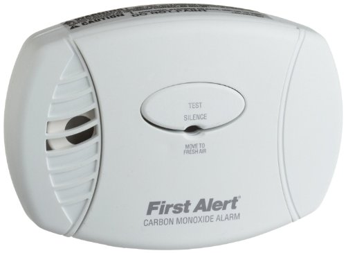 1-Carbon-Monoxide-Plug-In-Alarm-Battery-Backup-120V-AC-plug-in-alarm-Testsilence-button-CO605-0