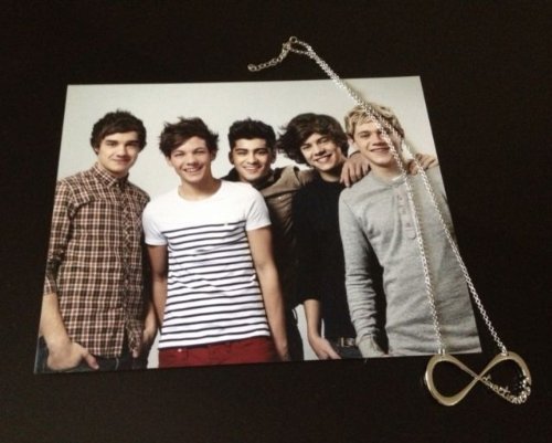One-Direction-Twin-Pack-Harry-Paper-Plane-and-Infinity-Necklace-Chains-0-3